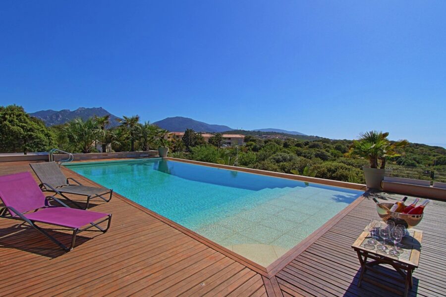 Propriano, villa 5 chambres, piscine et vue mer