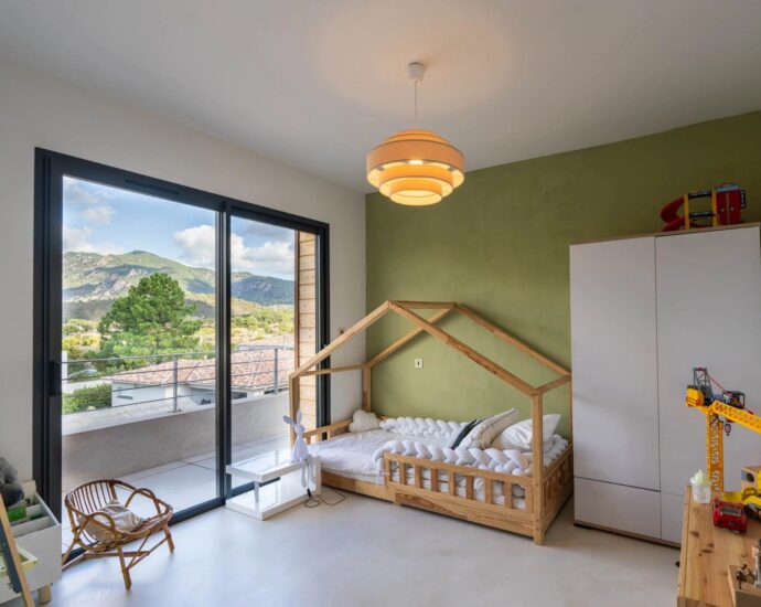 Lecci, appartement 3 chambres, terrasse, vue montagnes, proche plages Saint-Cyprien et Cala Rossa