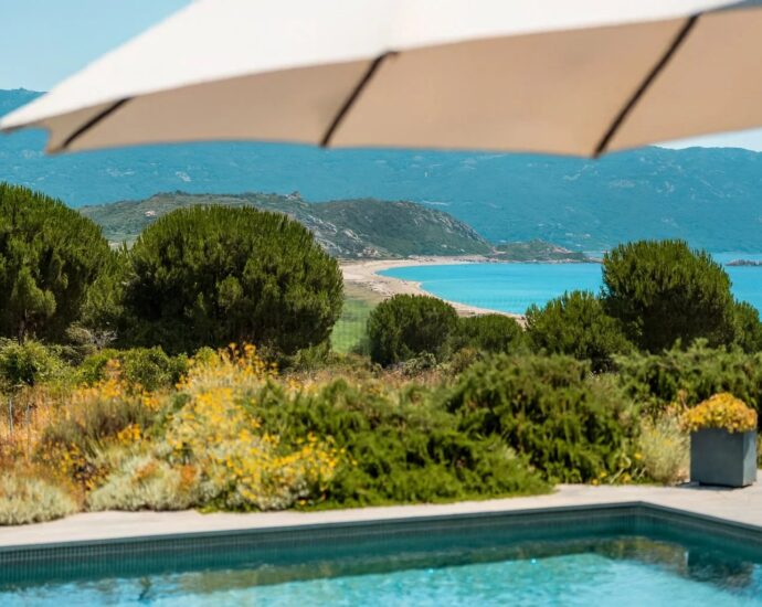 Villa d’architecte, 5 chambres, vue mer panoramique, piscine, plages à pied