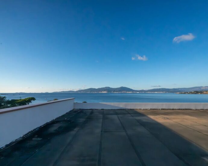 PENTHOUSE d’exception, Pietrosella, 3 chambres, vue panoramique mer, plage à pied