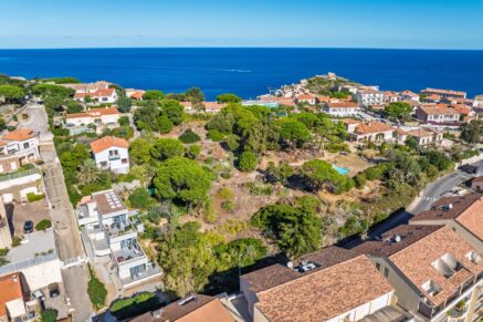 Calvi, Buildable Land with Sea View, Valid Building Permit, Close to Beach and Town Center