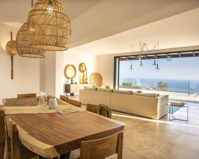 L’Île Rousse, Occiglioni, architect-designed villa, 6 bedrooms, pool, panoramic sea view.