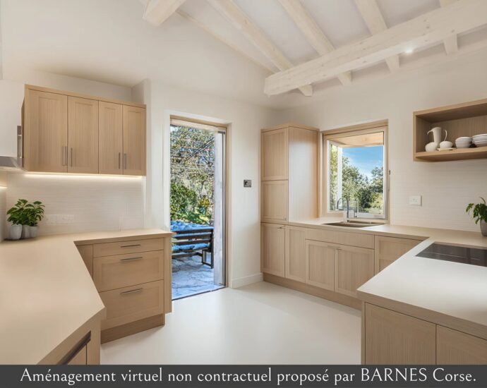 L’Ile Rousse, villa de plain-pied avec piscine sur terrain de 2.2 hectares, vue montagnes, proche plage