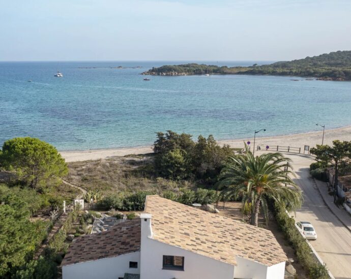 Saint-Cyprien, villa 5 chambres, piscine, pied dans l’eau