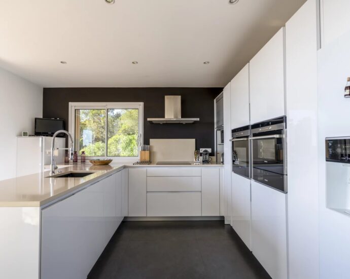 Porto -Vecchio, Arasu, Cirindinu, villa 3 chambres, piscine, vue mer panoramique, proche plage