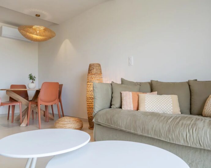 Cargèse, 2-Bedroom Apartment, Town Center, Walking Distance to the Beach, Sea View