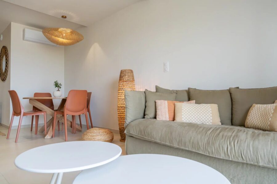 Cargèse, 2-Bedroom Apartment, Town Center, Walking Distance to the Beach, Sea View