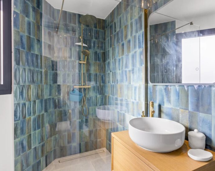 Saint-Cyprien, villa 5 chambres, piscine, pied dans l’eau