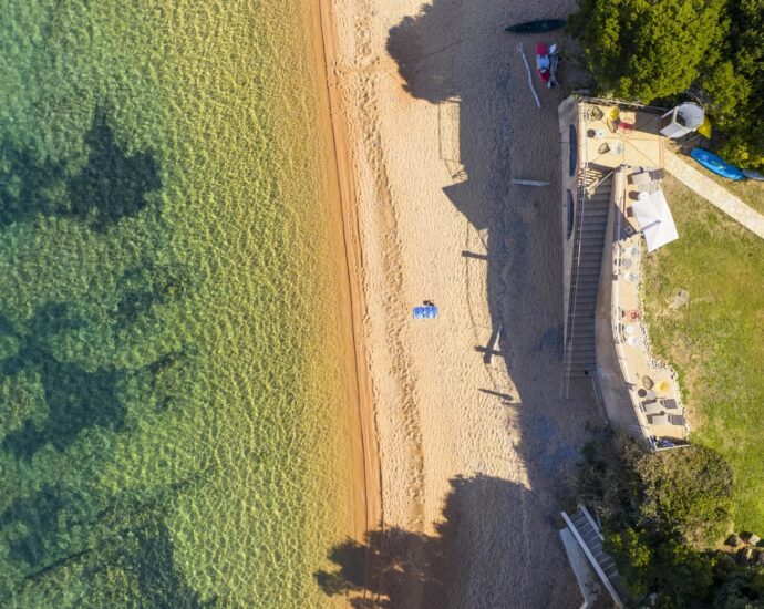 Porticcio, Rive Sud d’Ajaccio, Villa pieds dans l’eau, 5 Chambres, vue mer panoramique, accès plage à pied