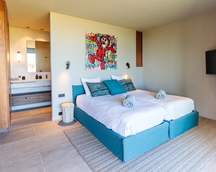 Caramontino, 6 chambres, piscine, pied dans l’eau