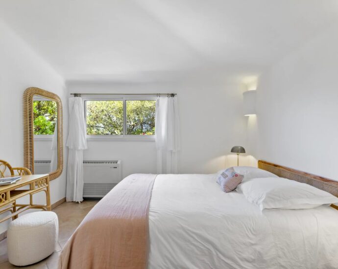 RL285 – Porto-Vecchio, Domaine de Cala Rossa, villa 5 chambres, piscine et plage à pied
