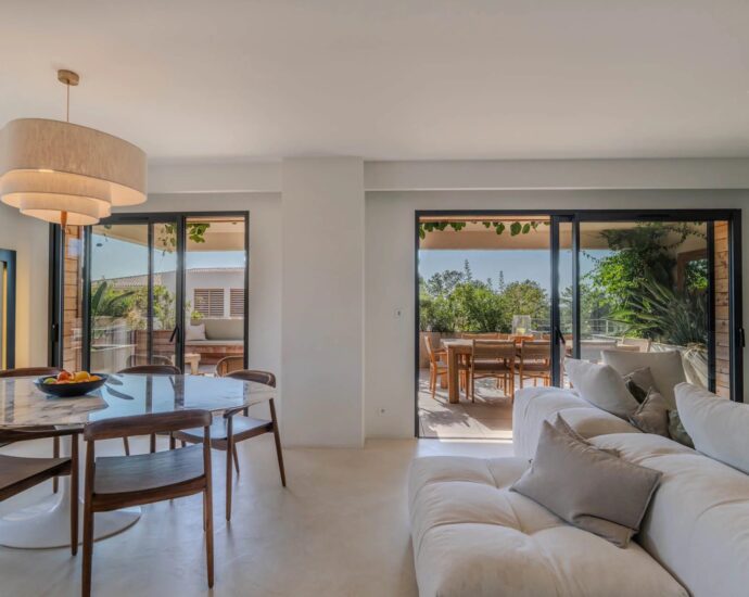 Lecci, appartement 3 chambres, terrasse, vue montagnes, proche plages Saint-Cyprien et Cala Rossa