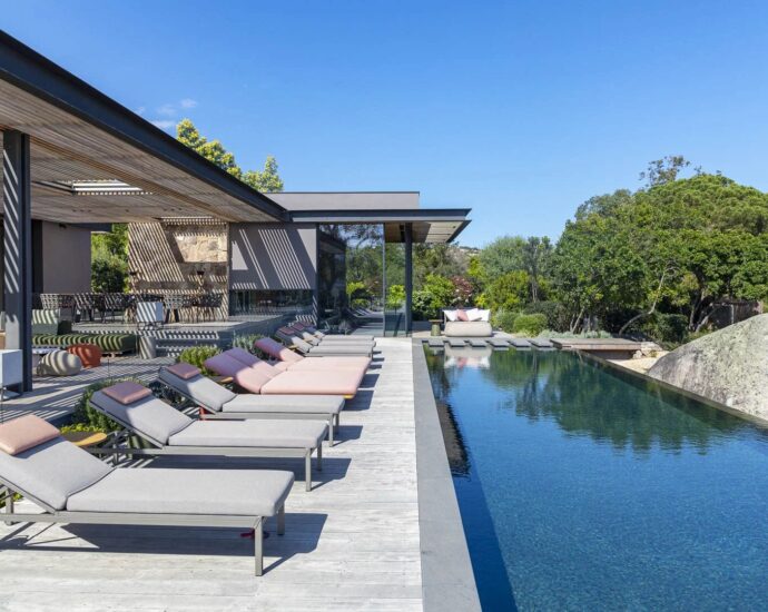 Arinella, 7 bedroom villa, waterfront, RL313 Benguerra