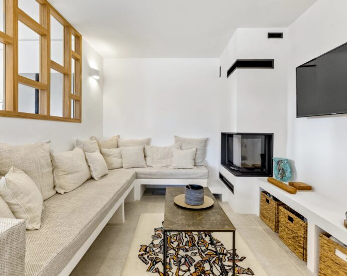 Saint-Cyprien, villa 5 chambres, piscine, pied dans l’eau