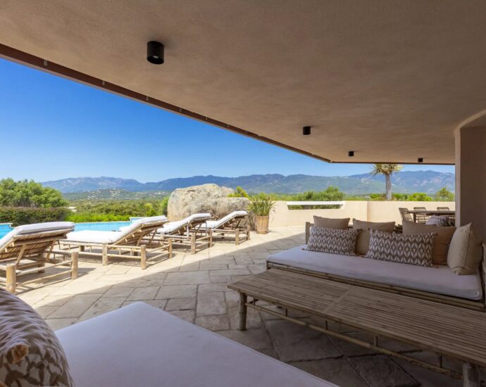 RL285 – Porto-Vecchio, Domaine de Cala Rossa, villa 5 chambres, piscine et plage à pied