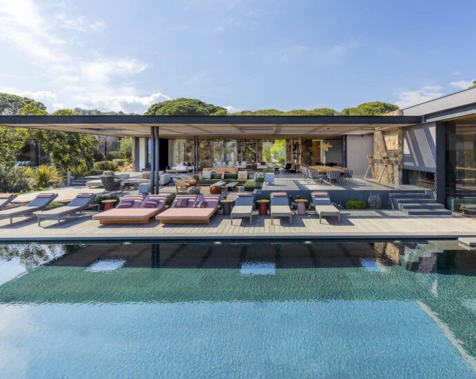 Arinella, villa 7 chambres, pied dans l’eau, piscine, vue mer, RL313 Benguerra