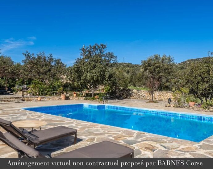 L’Ile Rousse, villa de plain-pied avec piscine sur terrain de 2.2 hectares, vue montagnes, proche plage