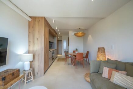 Cargèse, 2-Bedroom Apartment, Town Center, Walking Distance to the Beach, Sea View