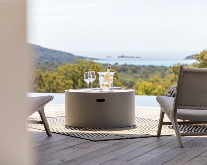 Porto-vecchio, villa 4 chambres, 1 dortoir enfants, piscine, vue mer, Villa Saviu