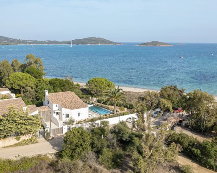 Saint-Cyprien, villa 5 chambres, piscine, pied dans l’eau
