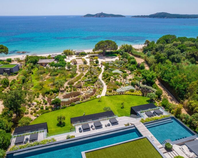 Caramontino, 6 chambres, piscine, pied dans l’eau