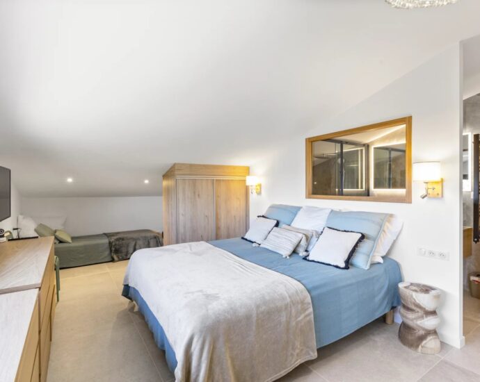 Saint-Cyprien, villa 5 chambres, piscine, pied dans l’eau