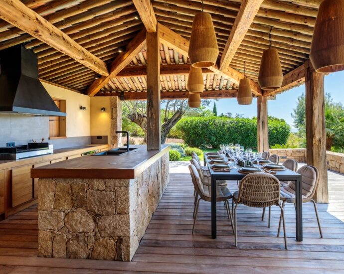 Private domain of Punta d’Arasu, 8 bedroom villa, walking distance to the beach and sea view, Sainte Lucie RL314, Villa Santa Lucia