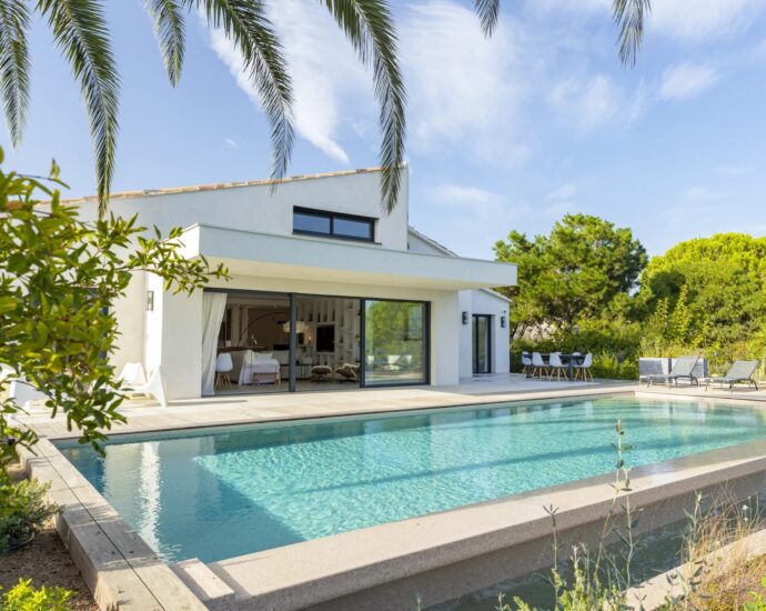 Saint-Cyprien, villa 5 chambres, piscine, pied dans l’eau