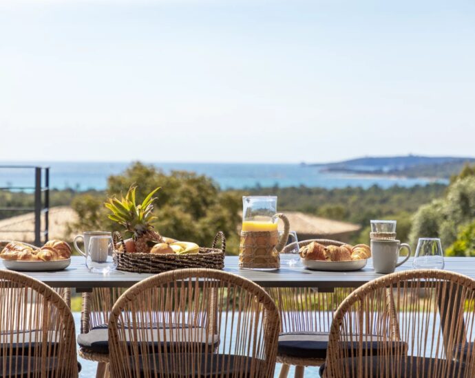 Porto-vecchio, villa 4 chambres, 1 dortoir enfants, piscine, vue mer, Villa Saviu