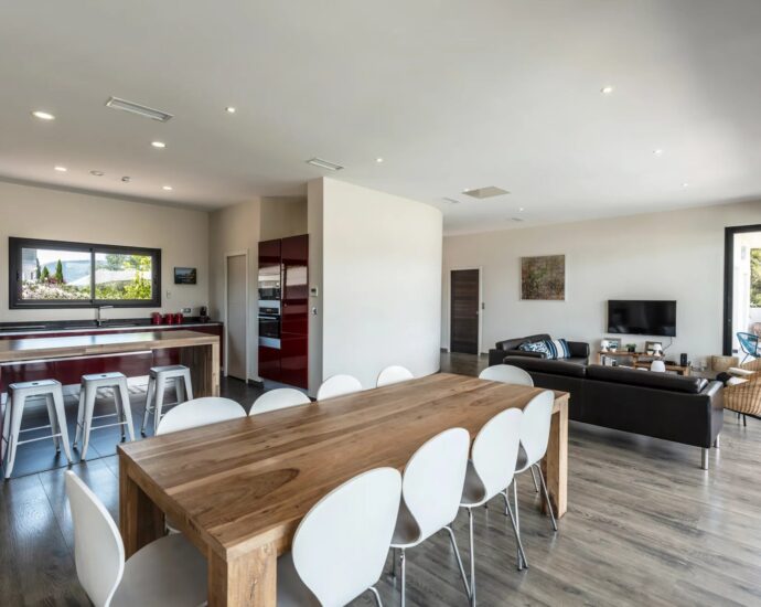 Villa d’architecte, 5 chambres, vue mer panoramique, piscine, plages à pied