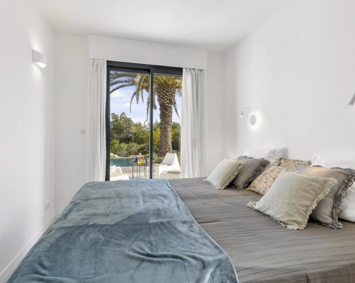 Saint-Cyprien, villa 5 chambres, piscine, pied dans l’eau