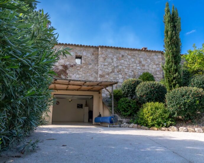 Porticcio, Rive Sud, Villa,  Piscine, 3 Chambres, Proche centre ville et plage, Vue mer