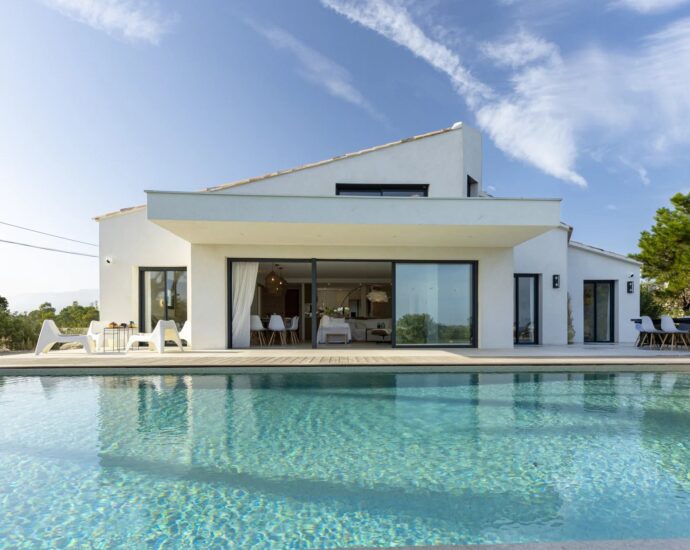 Saint-Cyprien, villa 5 chambres, piscine, pied dans l’eau