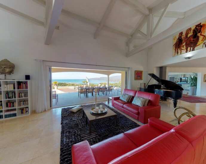 Propriano, villa 5 chambres, piscine et vue mer
