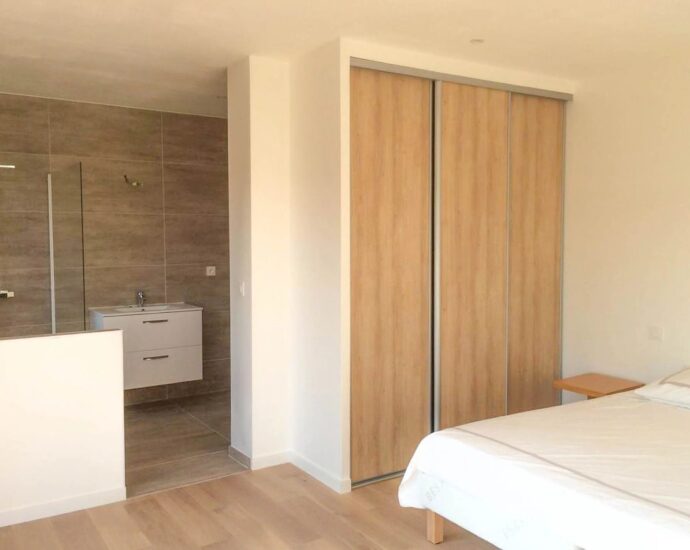 Exclusivité, Tarco, Villa vue mer,  8 chambres, piscine chauffée, salle de sport, proche plage