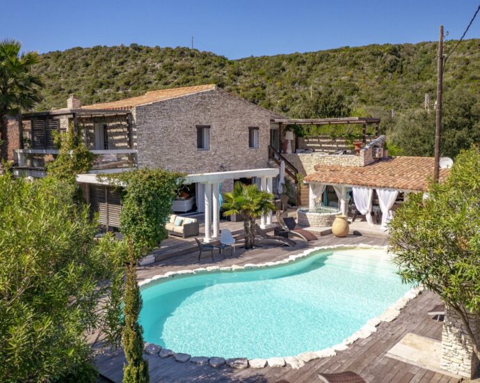 Propriété d’exception, BONIFACIO, proche port, RL316 Petra Bianca