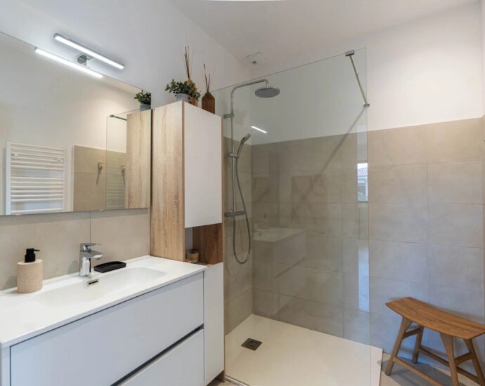 Lecci, appartement 3 chambres, terrasse, vue montagnes, proche plages Saint-Cyprien et Cala Rossa