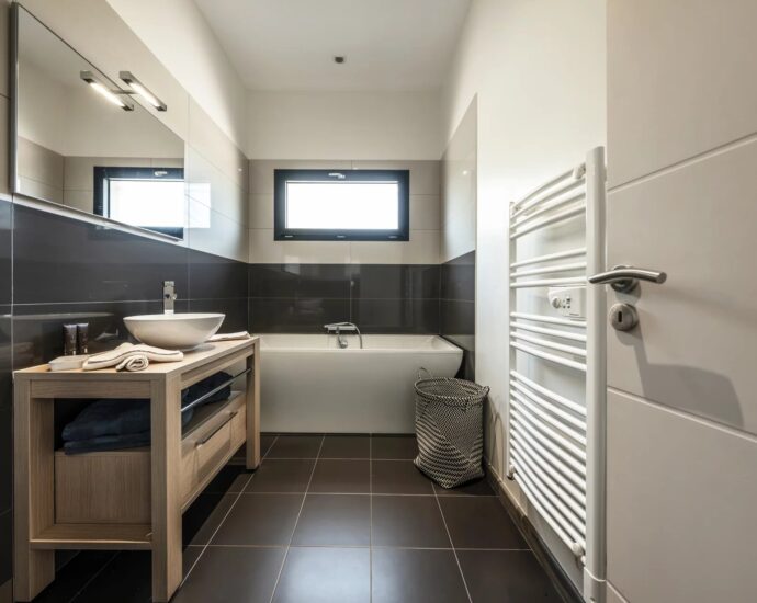 Villa d’architecte, 5 chambres, vue mer panoramique, piscine, plages à pied