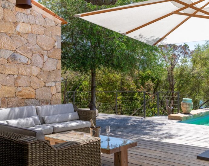 Olmeto, villa 2 chambres, pied dans l’eau, piscine, vue mer,