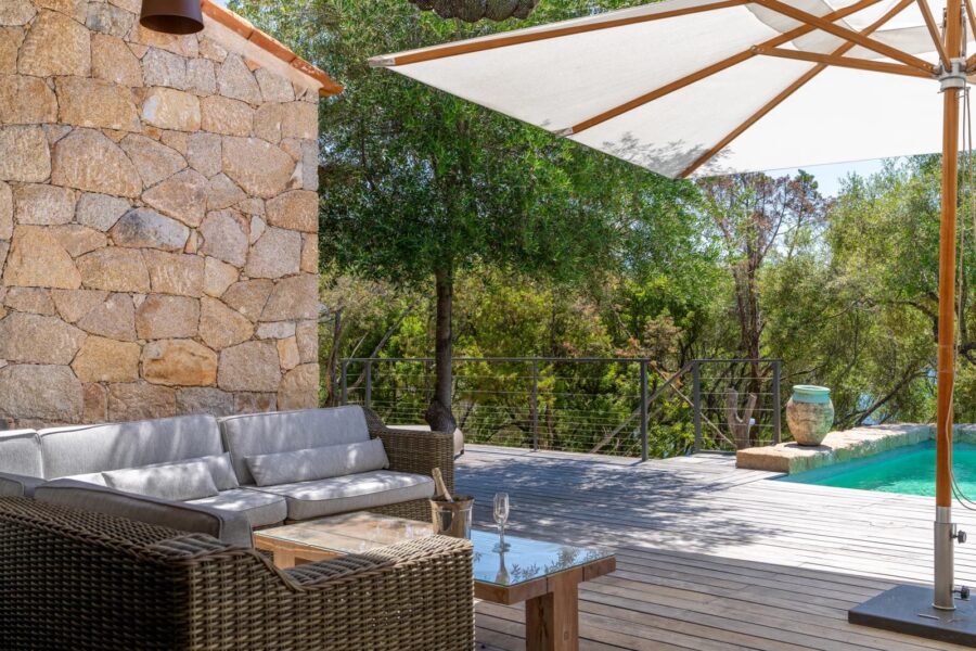 Olmeto, villa 2 chambres, pied dans l’eau, piscine, vue mer,