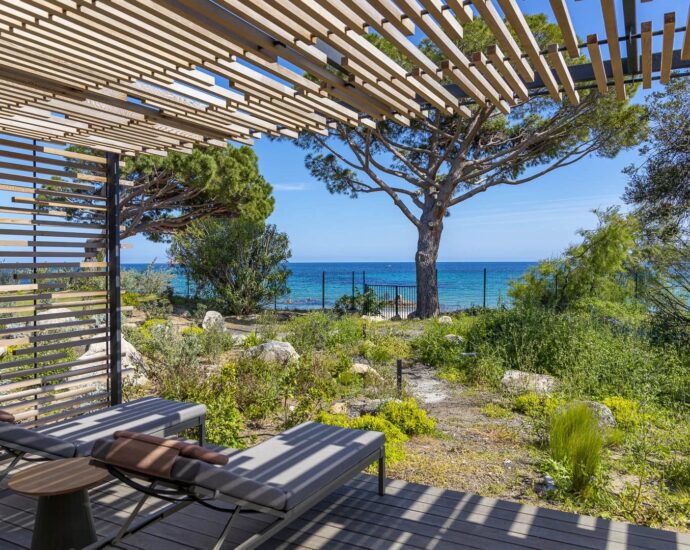 Arinella, 7 bedroom villa, waterfront, RL313 Benguerra