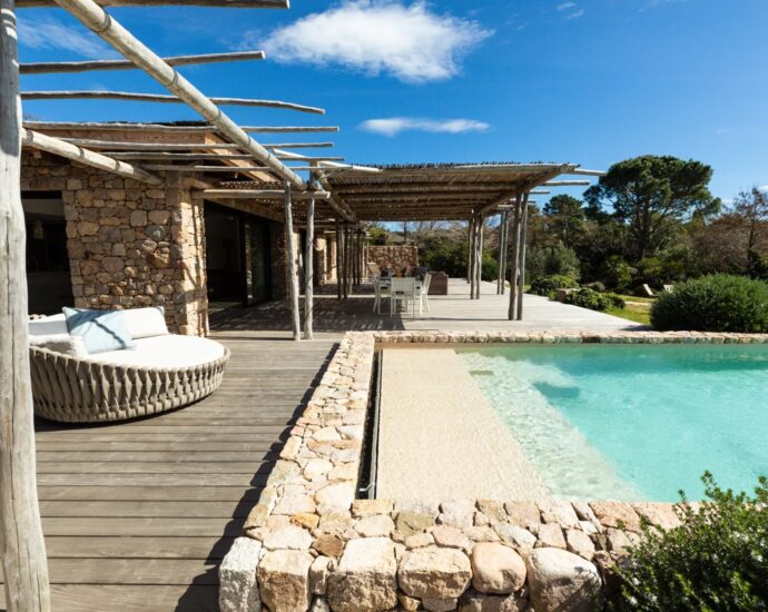 Cala Rossa beach, 5 rooms, pool, right on the water, RL351 Alzu di Cala Rossa