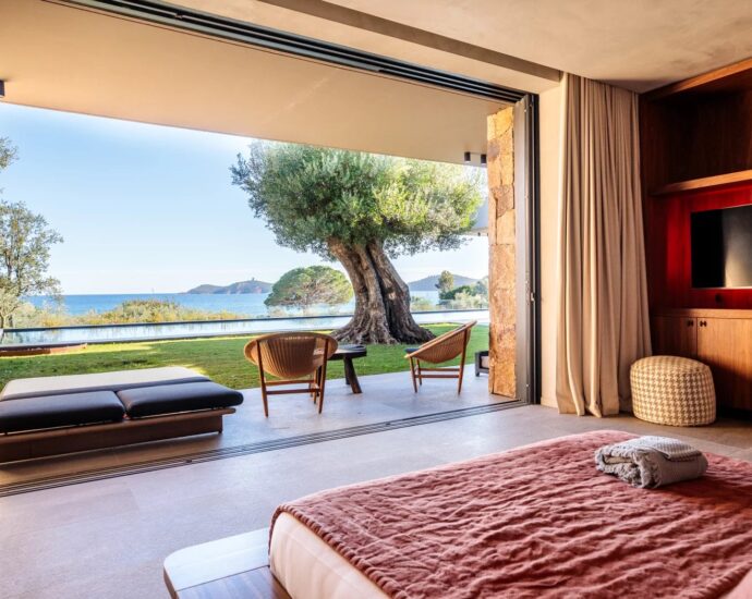 Caramontino, 6 chambres, piscine, pied dans l’eau