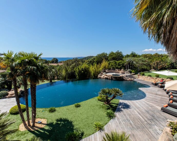 Private domain of Punta d’Arasu, 8 bedroom villa, walking distance to the beach and sea view, Sainte Lucie RL314, Villa Santa Lucia