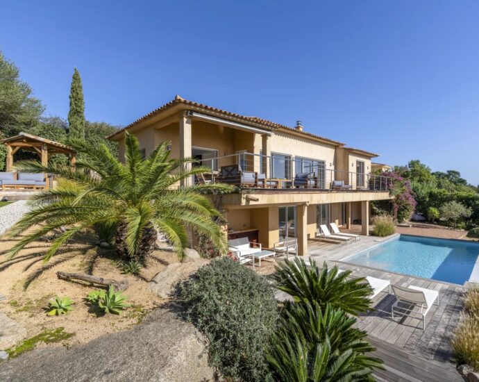 Porto -Vecchio, Arasu, Cirindinu, villa 3 chambres, piscine, vue mer panoramique, proche plage
