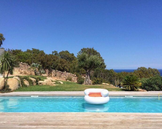 Exclusivité, Tarco, Villa vue mer,  8 chambres, piscine chauffée, salle de sport, proche plage