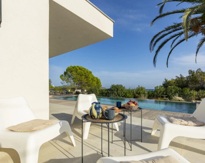 Saint-Cyprien, villa 5 chambres, piscine, pied dans l’eau