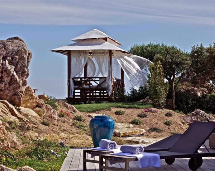Bonifacio, Sperone, 5 bedroom villa, sea view, swimming pool