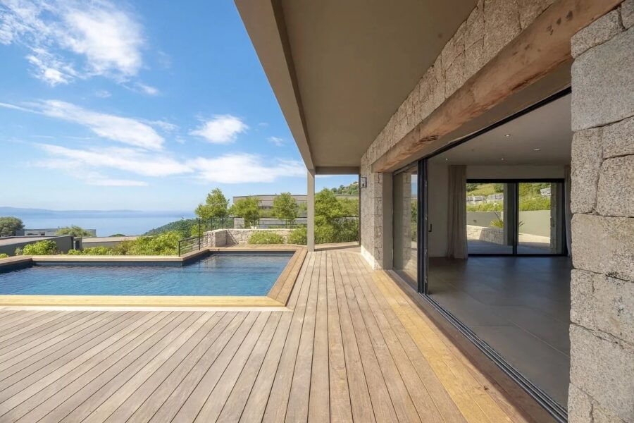 Ajaccio, Programme neuf, Villa de standing, 3 chambres, vue panoramique mer et montagnes, piscine, proche plage