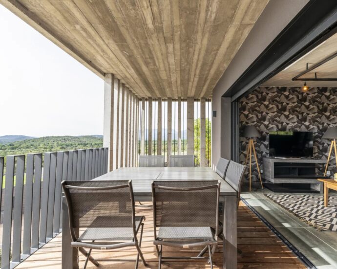 Lecci, Villa d’architecte, 4 chambres, piscine, vue dégagée, proche de la plage de Saint-Cyprien